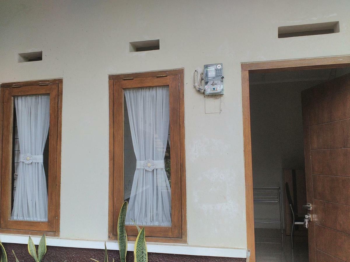 Nabila Syar'I Guest House Padalarang Exterior foto